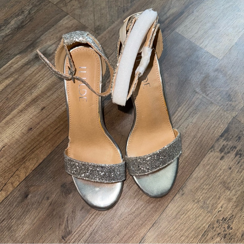 Illude sparkly heels
